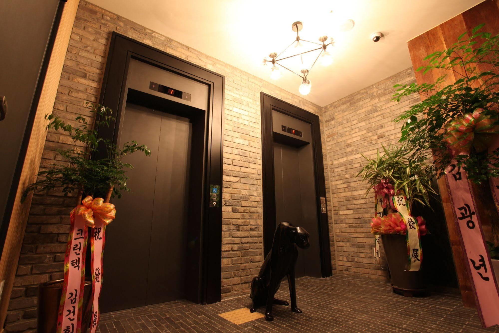 Hotel Banwol Uijeongbu Exterior foto